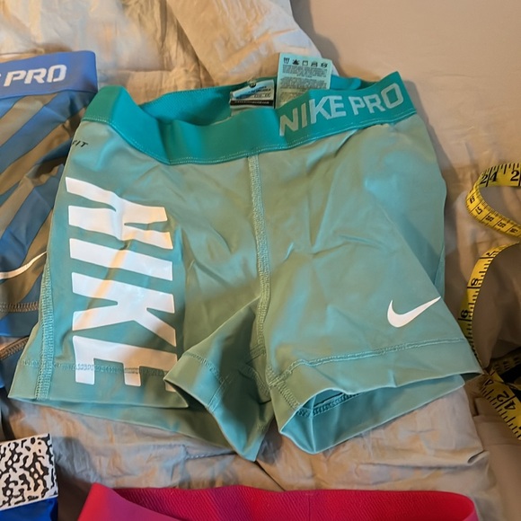 Nike Pro XS Spankies / athletic shorts in GREAT pre-loved condition. Lot of 9 - Picture 5 of 10